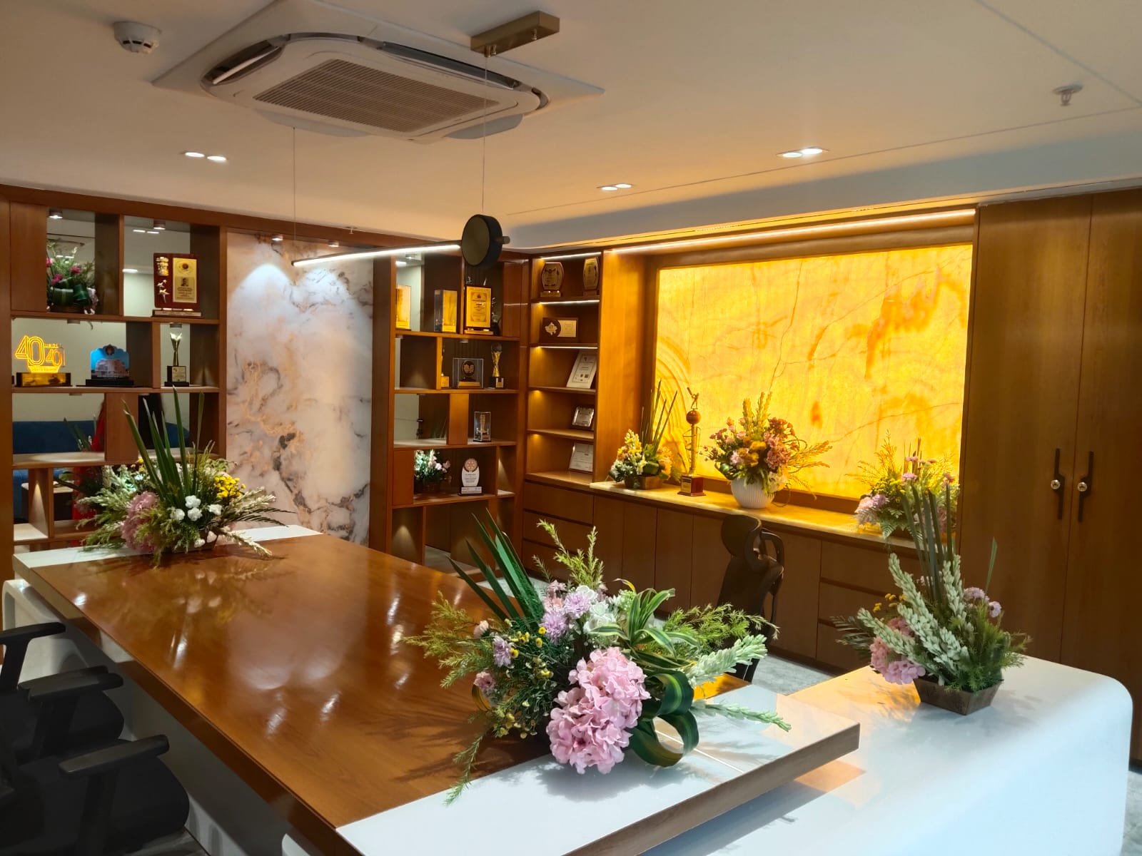 Image gallery marquee